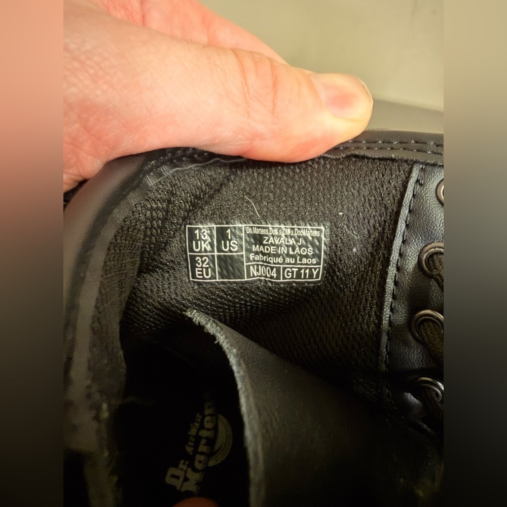 Youth Dr. Martens 1460 Leather Boots - Picture 7 of 7